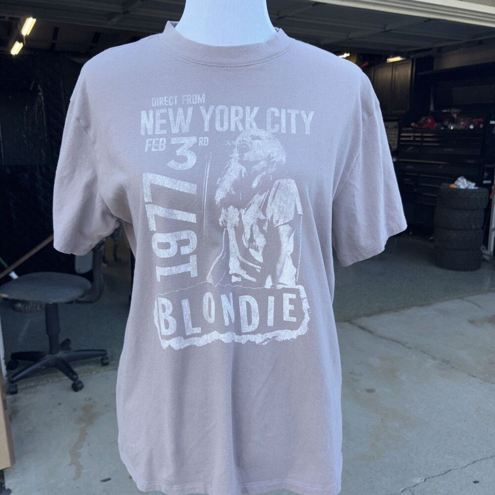Abercrombie and Fitch 100% cotton Blondie short sleeve T-shirt size medium